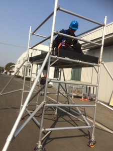 Système <span class=keywords><strong>complet</strong></span> d'échafaudage mobile en aluminium sur roulettes avec échelle, 6m et 12m - Product Image 2