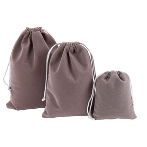 Bolsas de Terciopelo con Cordón para Joyería, Bolsas de Regalo Personalizadas de Lujo Ligeras de 8x10 cm, Disponibles en Varios Colores - Product Image 1