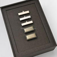 Etiqueta de aleación de zinc y metal plateado con patrón personalizado de fábrica, etiqueta de placa de nombre, bolsa, sombrero, accesorios de ropa, etiqueta de logotipo de etiqueta de Metal