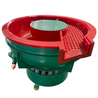 Machine de polissage vibratoire industrielle de 450 L pour le raffermissement des bords et le traitement sans bavures des pièces métalliques