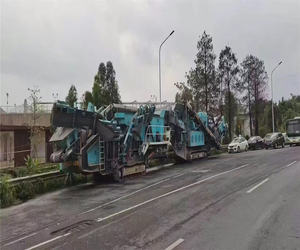 Usine de concasseur sur chenilles Masst mf530 fabriquée en Allemagne avec un moteur à noyau/moteur d'occasion Brechanlage année 2022 - Product Image 2