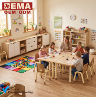 Bureau d'étude réglable en hauteur en bois massif EMA avec bords arrondis anti-collision pour la maison, l'école et les enfants