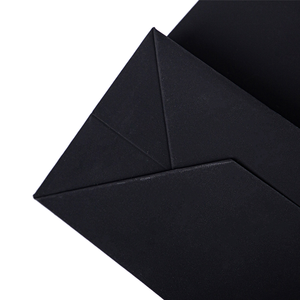 Nova Sacola de Papel Kraft Luxuosa Personalizada Preta com Alça de Cordão e Fita Ecológica para Compras Femininas - Product Image 3