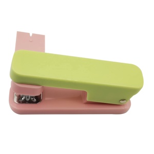 Engrapadora Rotatoria Manual para Oficina, Diseño Lindo en Verde y Rosa, Rotación de 360 Grados, para Uso Escolar - Product Image 1