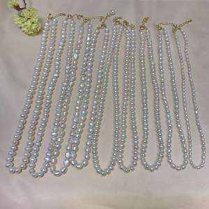 Collier de marque de niche baroque pour femmes, perle d'eau douce naturelle de millet, chaîne de clavicule, perles de forme irrégulière - Product Image 1