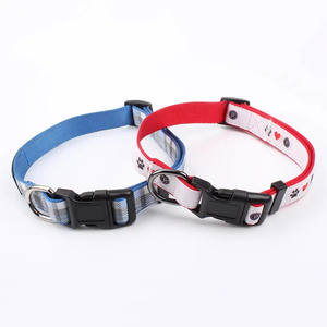 Collar de perro de nailon fuerte y cómodo con bonito estampado de flores para cachorros pequeños, medianos y grandes con decoración de plumas - Product Image 1