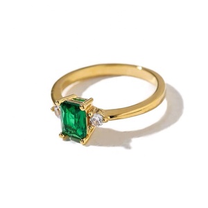 Delicado anillo de circonita cúbica chapado en oro de 18 quilates, anillo de compromiso de acero inoxidable para mujer, piedra preciosa cuadrada, piedra Esmeralda CZ, anillo de diamante - Product Image 2