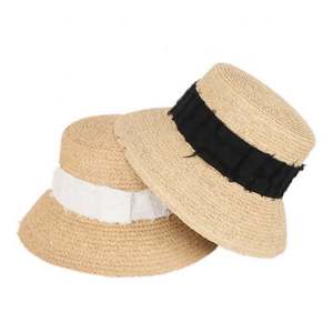 Chapeau de soleil tendance personnalisé en raphia naturel, forme bob avec ruban effiloché, pour femmes, protection solaire estivale - Product Image 1
