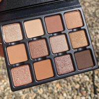 Fard à paupières mat personnalisable en 12 couleurs, pigment lumineux à finition métallique, poudre sèche pour peaux claires, moyennes et foncées, format voyage pour le maquillage