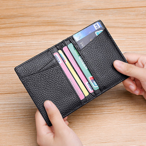 Porta Licencia de Conducir de PU Negro con Textura Granulada, Múltiples Ranuras para Tarjetas, Ventana Transparente, Cartera para Tarjetas de Identificación, Funda para Documentos, Logotipo Personalizado en Relieve - Product Image 4
