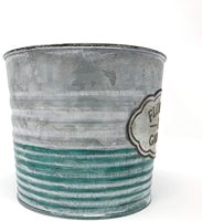 Pot Bunga Logam Galvanis Vintage dengan Label Timbul "BUNGA & TAMAN" Warna Hijau Tua, Pot Besi untuk Rumah Gaya Farmhouse