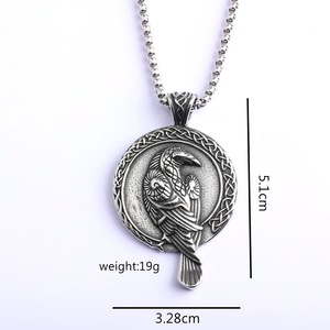 Colgante Unisex de Acero Inoxidable Vintage, Collar Vikingo con Diseño de Cuervo de Doble Cara, Amuleto con Diseño Geométrico Asimétrico, Joyería de Regalo - Product Image 5