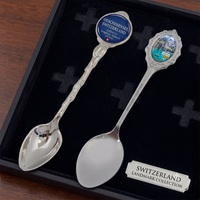 Cuillère en métal souvenir de collection personnalisée en acier inoxydable gaufré en 3D, représentant un monument touristique suisse