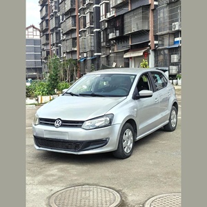 <span class=keywords><strong>Polo</strong></span> 1.4L Benzina Berlina Manuale LHD Usata Anno 2011 per Esportazione, Interni Scuri, Sedili in Tessuto, Telecamera Posteriore - Product Image 1
