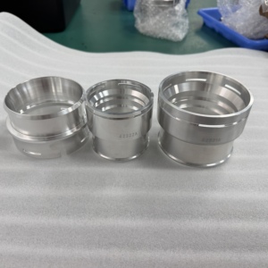 ชิ้นส่วนอะแดปเตอร์ท่อร่วมไอดีสแตนเลส ผลิตด้วยเครื่อง CNC สำหรับงานตัดลวดด้วยไฟฟ้า (Wire EDM)  บูชตัวเรือนลิ้นปีกผีเสื้อ ความแม่นยำสูง - Product Image 2