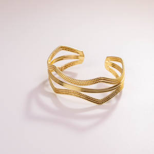 Brazalete Apilable Irregular de Aleación de Cobre Bañado en Oro de 18k, Joyería de Diseño Moderno para Fiestas y Regalos - Product Image 5