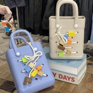 Bolso de Playa Pequeño de EVA para Mujer, 21*17*8cm, Bolsos de Viaje de Goma con Bordados, Borlas y Lazos, para Deportes, Aire Libre y Mercado - Product Image 3