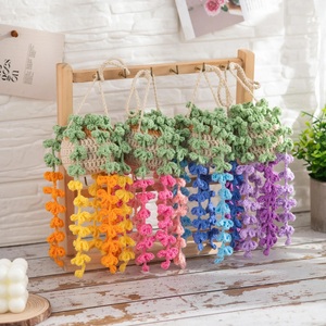 맞춤 수제 크로셰 등나무 걸이형 장식, 사실적인 실 꽃 벽 창문 장식, 침실 및 집 인테리어용 모던 장식품 - Product Image 1