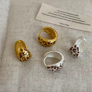 Boucles d'oreilles tendance en forme de goutte d'eau, plaquées or 18 carats PVD, en acier inoxydable, résistantes au ternissement - Product Image 4