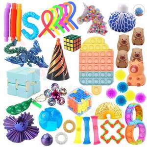 Juego de Llaveros Personalizados con 42 Mini Juguetes Sensoriales Antiestrés de Burbujas para Llaves de Coche, Mochilas y Escritorio - Product Image 1