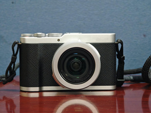 กล้อง Panasonic Lumix DMC-L10 สภาพ 95% ใหม่ ความละเอียด 20.4MP บันทึกวิดีโอ 5.6K 60p กล้อง DSLR - Product Image 1