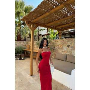 Robe de bal rouge pour femme avec détail perlé au dos, coupe longue évasée, taille empire, style simple pour soirées et Quinceañera - Product Image 1