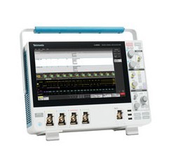 Osciloscopio de Señales Mixtas Tektronix MSO44B 4-BW-200+T3 de 200MHz y 4 Canales con Sondas de Serie - Product Image 4