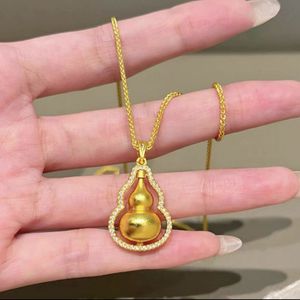 Este es un nuevo collar giratorio chapado en oro de estilo chino antiguo con cadena Chopin, popular en Xiaohongshu (Little Red). - Product Image 4