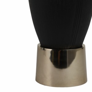 Vaso in Metallo Allungato con Silhouette Affusolata, Vaso Decorativo per Fiori per Soggiorno e Ufficio, Elemento d'Arredo per la Casa - Product Image 5