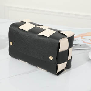 Boîte à mouchoirs en cuir à carreaux noir et blanc, sur mesure, imperméable, multi-usages, faite à la main pour la maison, le salon, la chambre à coucher - Product Image 1