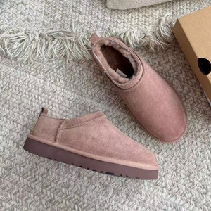 Botas de nieve de caña alta, botines cortos de lana con altura adicional para damas de baja estatura, ideales para el desplazamiento urbano, zapatos de algodón para mujer - Product Image 6