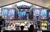 Écran LED portable sans fil mince P2.9mm IP65 étanche pour scène extérieure, idéal pour les festivals de musique et les événements