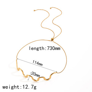 สร้อยคอไทเทเนียมสตีล ชุบทอง 18K ดีไซน์โค้งรูปทรงเรขาคณิต เครื่องประดับแฟชั่นโดดเด่นสำหรับผู้หญิง - Product Image 3