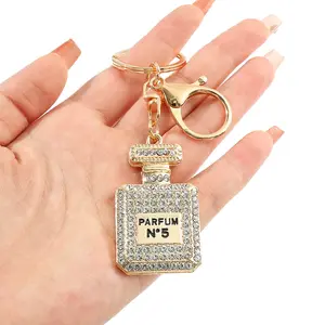 Thời trang mới chai nước hoa kim loại Keychain xe phụ kiện chính mặt dây chuyền Kim cương đầy màu sắc móc khóa trong kho