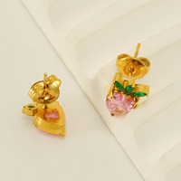 Roze Aardbei Zirkoon Oorknopjes 10mm Groen Blad Fruit Sieraden 304 Roestvrij Staal 18K Goud Vacuüm Geplateerd Schattige Gekleurde Cadeaus