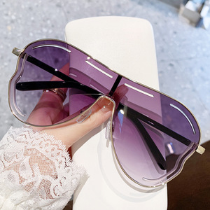European And American Style Large Frame Sunglasses For Women UV400 PC Lens Windproof Sports <b>Eyewear</b> - Product Image 2