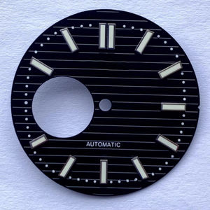 Montre NH38 avec cadran squelette, aiguilles en or rose, surface lumineuse vert vif, 30,5 millimètres de diamètre - Product Image 2