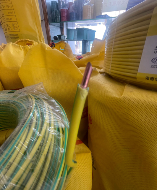 Factory Price Solid Low Voltage 1.5mm 2.5mm2 PVC Insulation Pure Copper Electric Cable for Home Decoration Electrical Wire
