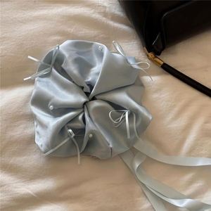 Accessoires pour cheveux : Chouchous en tissu satiné élégants, style ballet, décontractés et raffinés, avec nœud en ruban - Product Image 4