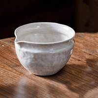 Ensemble de matcha en céramique avec logo personnalisé, bol japonais Chawan avec bec verseur, fouet en bambou Chasen, kit de cérémonie du matcha traditionnel OEM