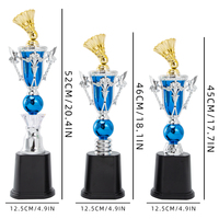 Trophées sportifs en plastique à prix de gros, prix bas, pour les championnats de badminton, avec impression de logo personnalisé GD28