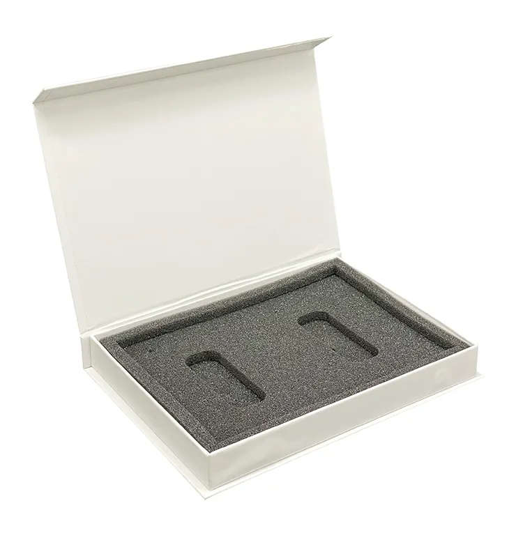 Magnetic buckle box