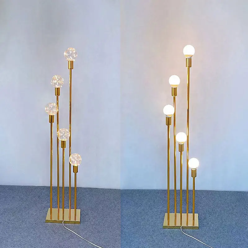 Lampu LED lilin logam emas, cahaya tempat lilin Candelabra untuk bagian tengah meja