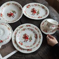 Service de table en céramique de Noël, motif vintage en relief du Père Noël, assiettes, bols et tasses en porcelaine pour la décoration de table des fêtes