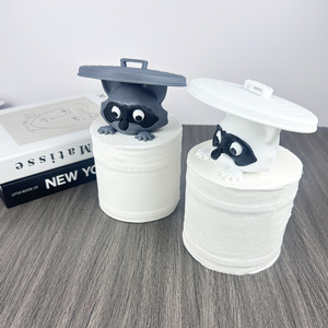 Portarotolo di carta igienica a forma di procione, in plastica, rotondo, creativo, da parete, senza foratura, accessorio per il bagno - Product Image 2