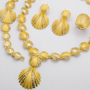 Conjunto de Joyería de Oro de 14K de Calidad Promocional, Estilo Dubái, con Collar y Aretes de Circonita - Product Image 3