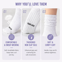 Chaussettes de yoga et de Pilates personnalisables antidérapantes blanches avec motif cœurs pour femmes