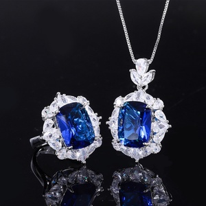 Ensemble de bijoux de fête pour femmes en cuivre écologique, motif floral, 12*16mm, avec zircon cubique bleu, comprenant une bague et un collier - Product Image 1