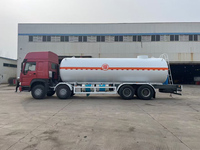 Camion citerne GPL Sinotruk HOWO 8x4 35CBM avec distributeur et débitmètre, norme Euro 4, 251-350 ch