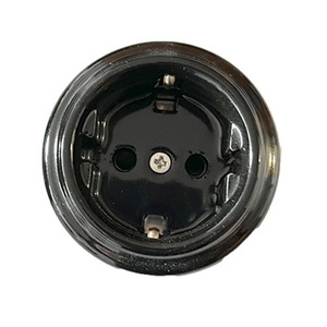 de porcelana negra con acabado liso, ideal para decoración y soporte de objetos en diversos entornos. - Product Image 1
